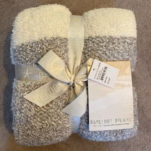 NWT Barefoot dreams blanket 45x60